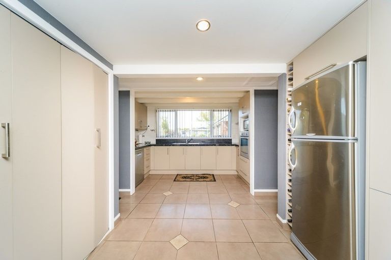 Photo of property in 111 Benmore Avenue, Cloverlea, Palmerston North, 4412