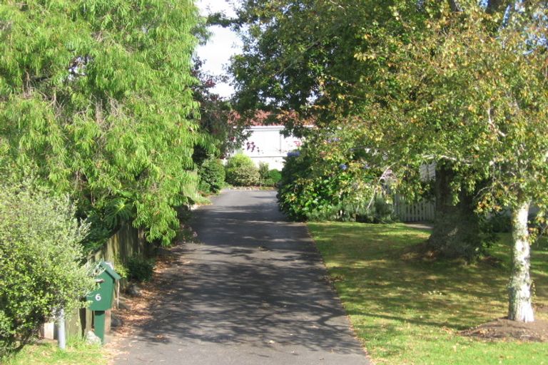 Photo of property in 1/6 Normanton Street, Glenfield, Auckland, 0629