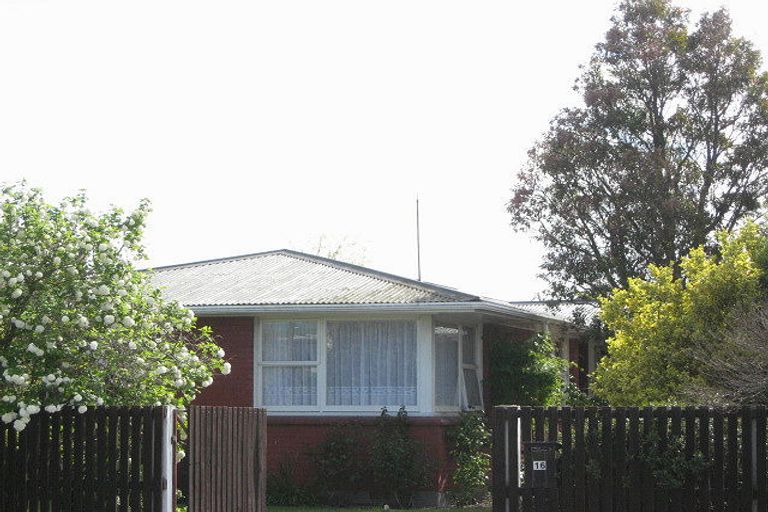 Photo of property in 16 Clipper Place, Redwood, Christchurch, 8051