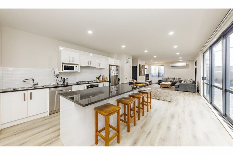 Photo of property in 22 Dignity Street, Papakura, 2110