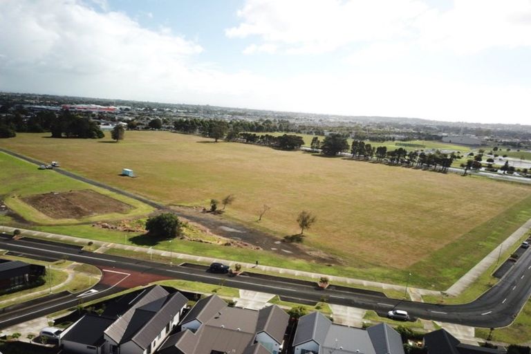 Photo of property in 39 Battalion Drive, Papakura, 2110