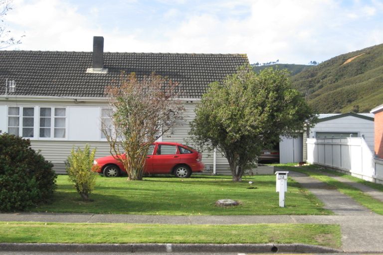 Photo of property in 13 Gibson Crescent, Naenae, Lower Hutt, 5011