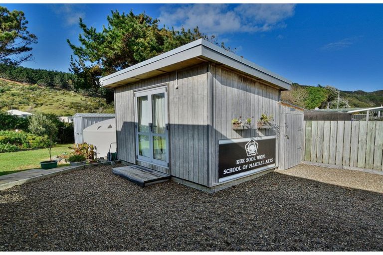 Photo of property in 14 Cordyline Road, Port Waikato, Tuakau, 2695