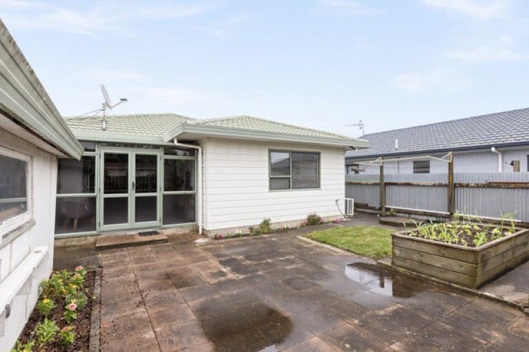 Photo of property in 2/40 Alamein Crescent, Onekawa, Napier, 4110