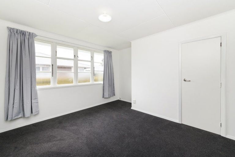 Photo of property in 33 Crewe Crescent, Hokowhitu, Palmerston North, 4410