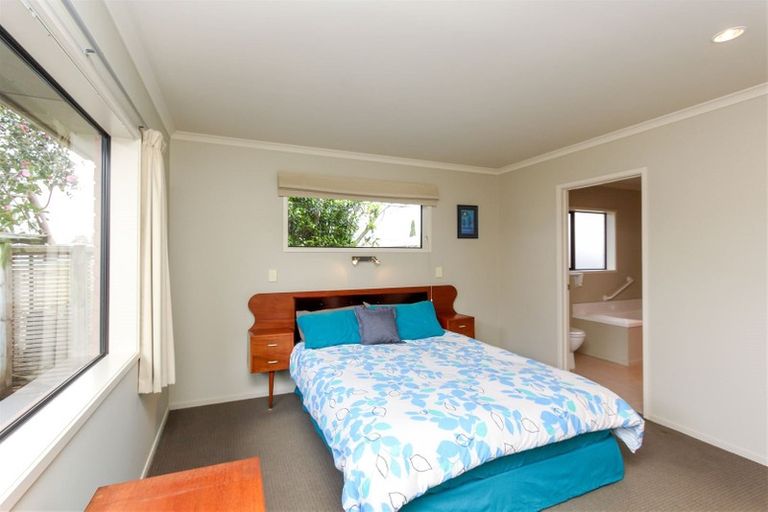 Photo of property in 33a Lismore Street, Strandon, New Plymouth, 4312