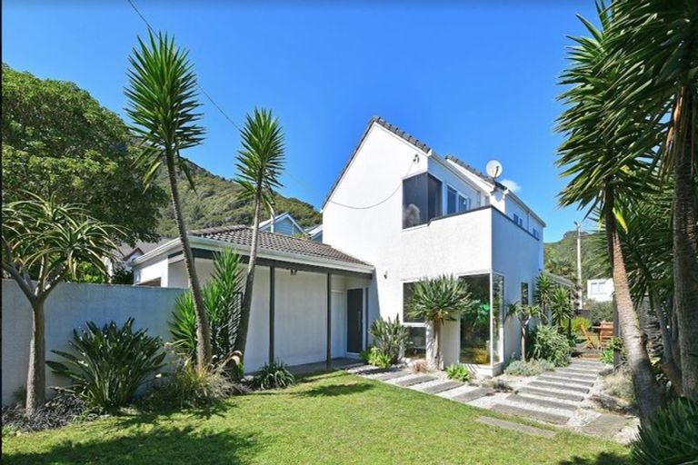 Photo of property in 19 Miro Street, Eastbourne, Lower Hutt, 5013