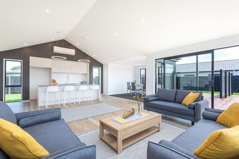 Photo of property in 23 Angus Place, Rangiora, 7400