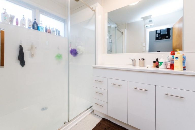 Photo of property in 23 Pahiatua Street, Hokowhitu, Palmerston North, 4410