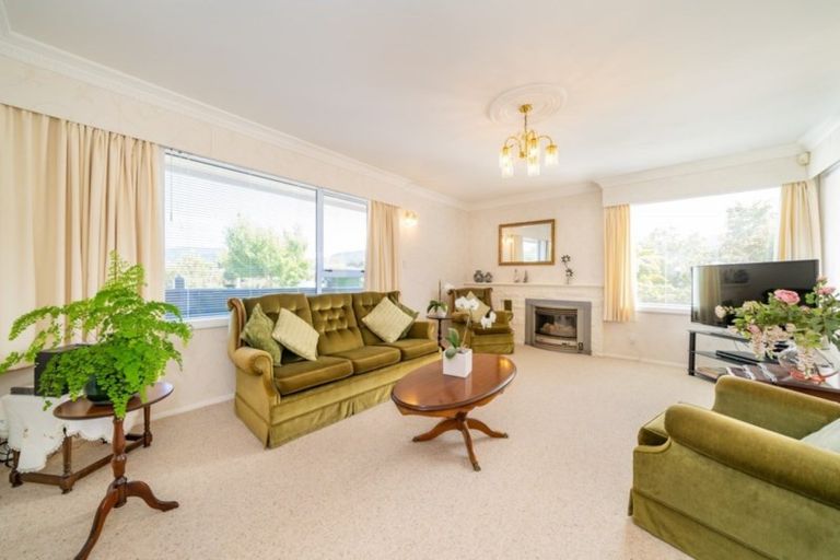 Photo of property in 5 Te Puni Grove, Elderslea, Upper Hutt, 5018