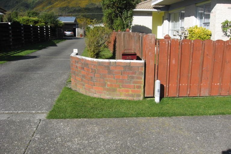 Photo of property in 20 Matthews Road, Wainuiomata, Lower Hutt, 5014