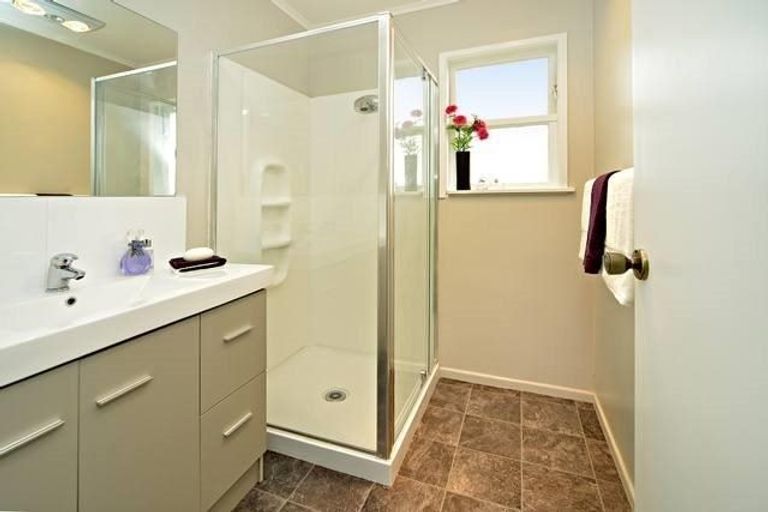 Photo of property in 10 Ranger Place, Wattle Downs, Auckland, 2103