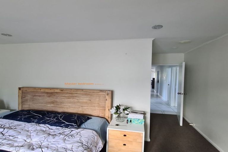 Photo of property in 54 Captain Scott Road, Glen Eden, Auckland, 0602