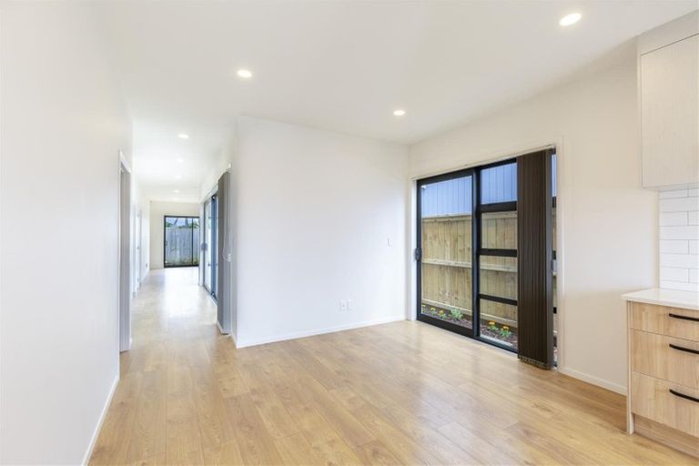 Photo of property in 31 Tapuwae Way, Mangere Bridge, Auckland, 2022