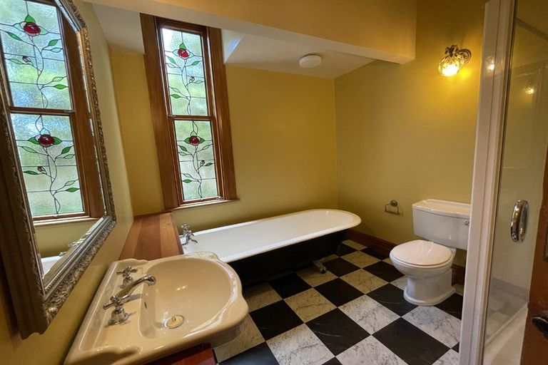 Photo of property in 21 Austin Street, Mount Victoria, Wellington, 6011