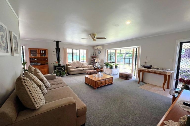 Photo of property in 17 Sunningdale Street, Wattle Downs, Auckland, 2103