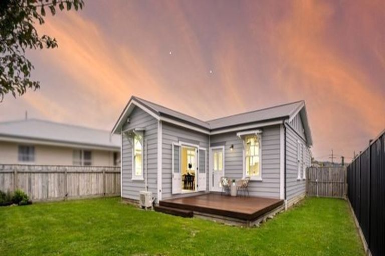 Photo of property in 27a Liverpool Street, Trentham, Upper Hutt, 5018