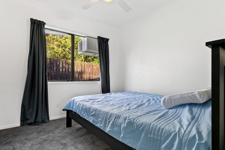 Photo of property in 26 Adam Sunde Place, Glen Eden, Auckland, 0602
