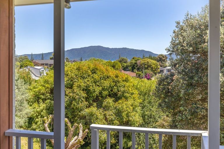 Photo of property in 1 Frimley Terrace, Waikanae Beach, Waikanae, 5036