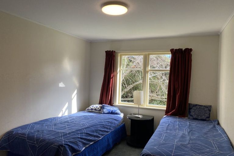 Photo of property in 3 Cecil Road, Tawa, Wellington, 5028