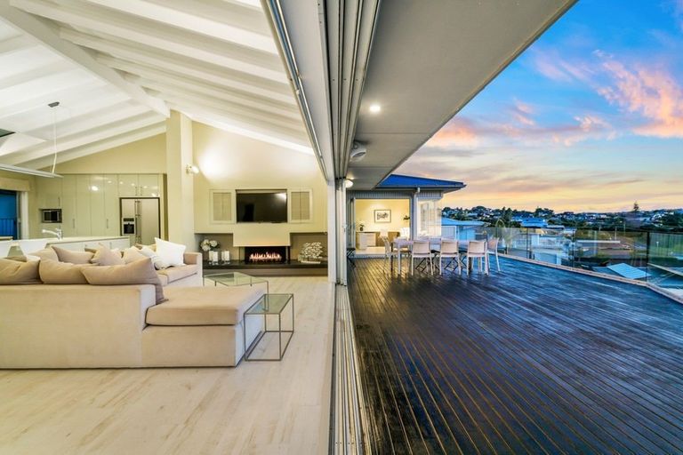 Photo of property in 53a De Luen Avenue, Tindalls Beach, Whangaparaoa, 0930