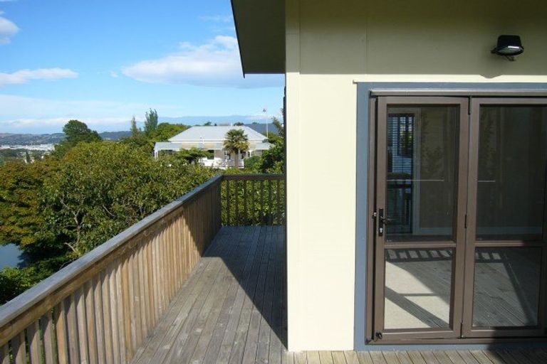 Photo of property in 24 Colenso Avenue, Hospital Hill, Napier, 4110