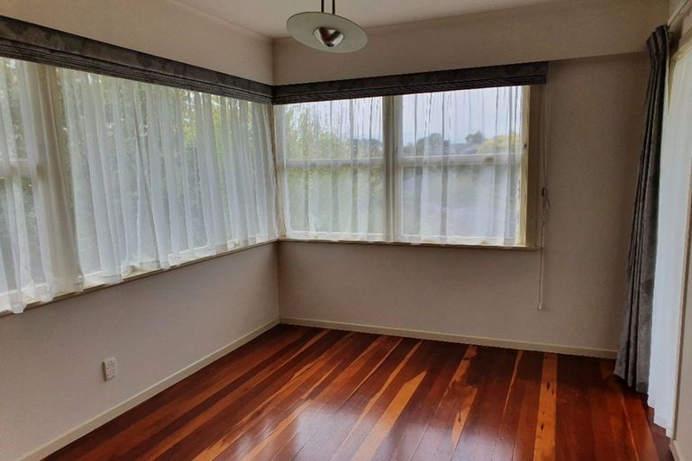 Photo of property in 1 Lorraine Place, Glenview, Hamilton, 3206