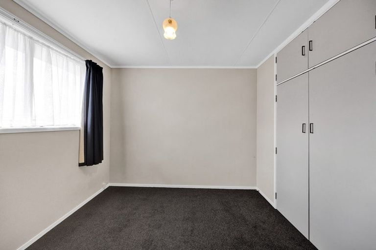 Photo of property in 19 Kamahi Avenue, Hawera, 4610