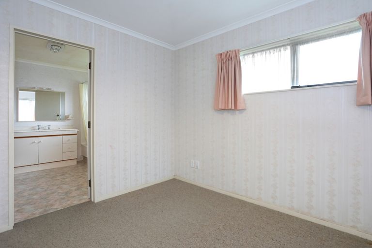 Photo of property in 28 Parnell Heights Drive, Kelvin Grove, Palmerston North, 4414