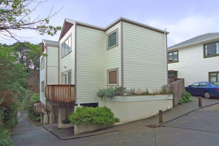 Photo of property in 4/14a Glenmore Street, Thorndon, Wellington, 6011