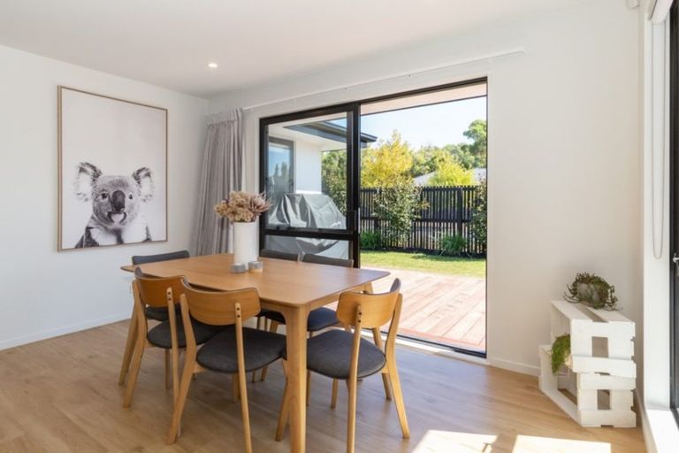 Photo of property in 10 Emma Street, Marshland, Christchurch, 8083