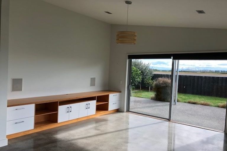 Photo of property in 19 Waitaha Place, Clive, 4102