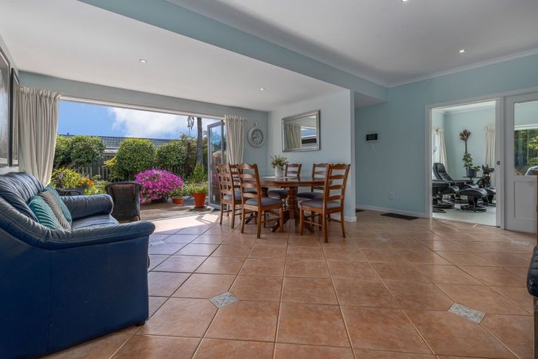 Photo of property in 6 Leybourne Avenue, Waikanae, 5036