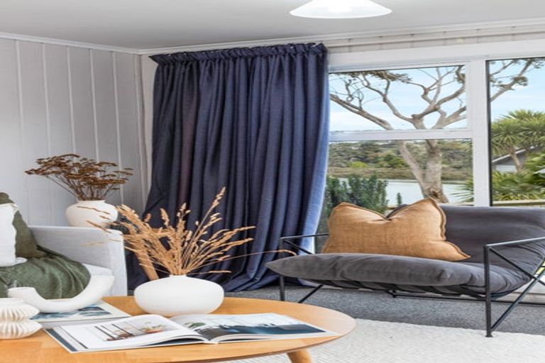 Photo of property in 34a Abbotleigh Avenue, Te Atatu Peninsula, Auckland, 0610