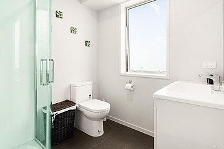 Photo of property in 17 Modello Lane, Waiuku, 2123