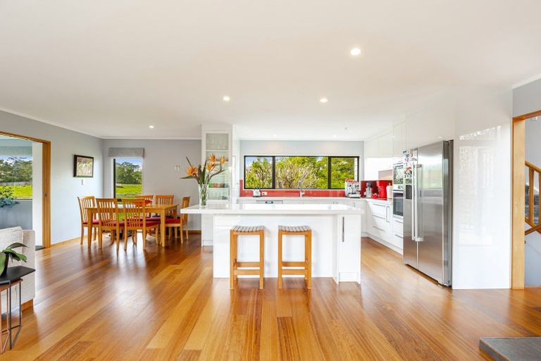 Photo of property in 27 Wintour Road, Waimauku, 0812