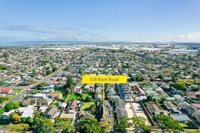 Photo of property in 8e Kent Road, Manurewa, Auckland, 2102