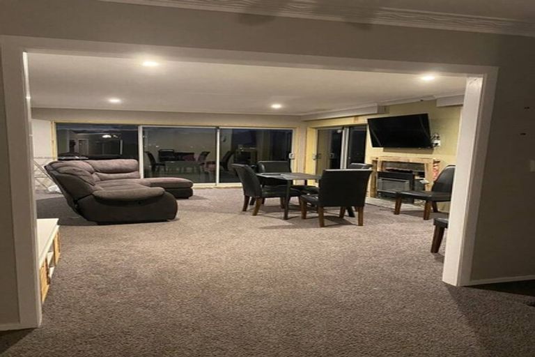 Photo of property in 82 Queens Road, Glen Avon, New Plymouth, 4312