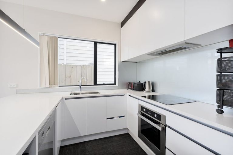 Photo of property in 54c Chilcott Road, Henderson, Auckland, 0612