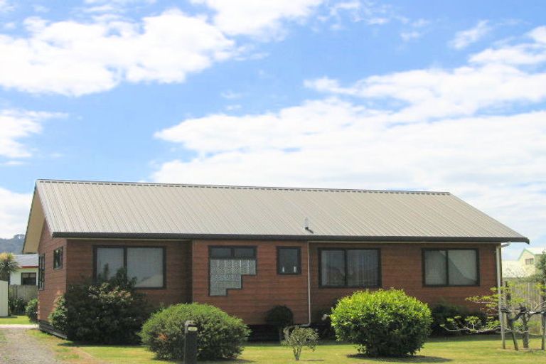 Photo of property in 23 Hereford Place, Waihi Beach, 3611