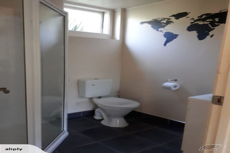 Photo of property in 17 Houston Place, Bayview, Auckland, 0629