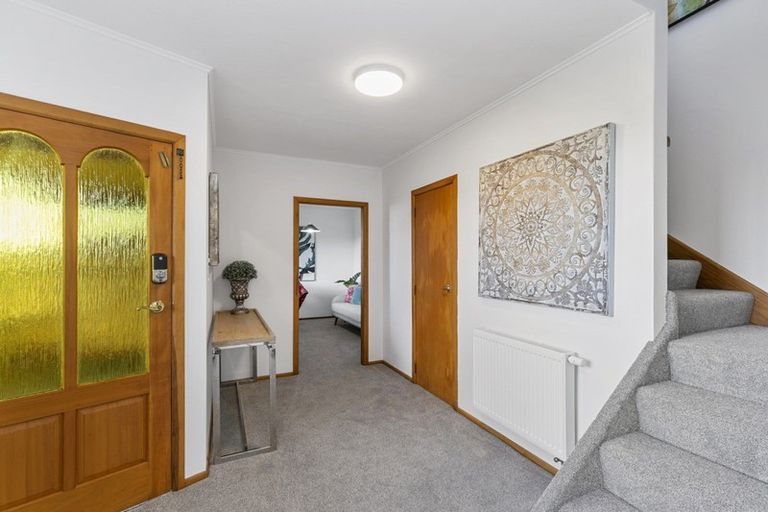 Photo of property in 33 Ranui Crescent, Khandallah, Wellington, 6035