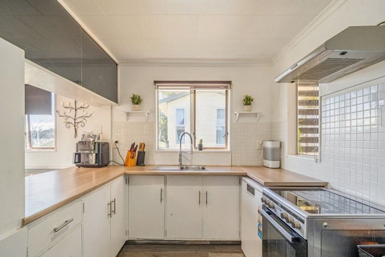 Photo of property in 110 Holborn Drive, Stokes Valley, Lower Hutt, 5019