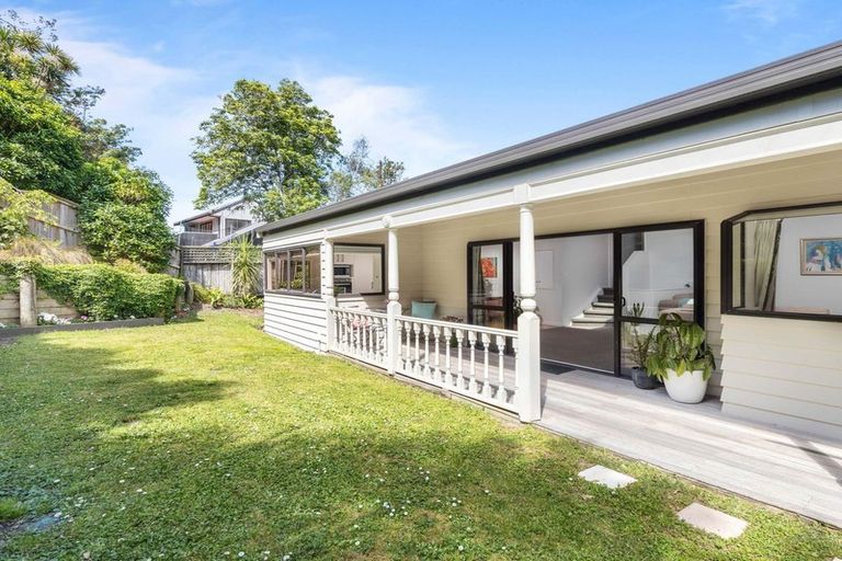Photo of property in 21 Homewood Place, Chatswood, Auckland, 0626