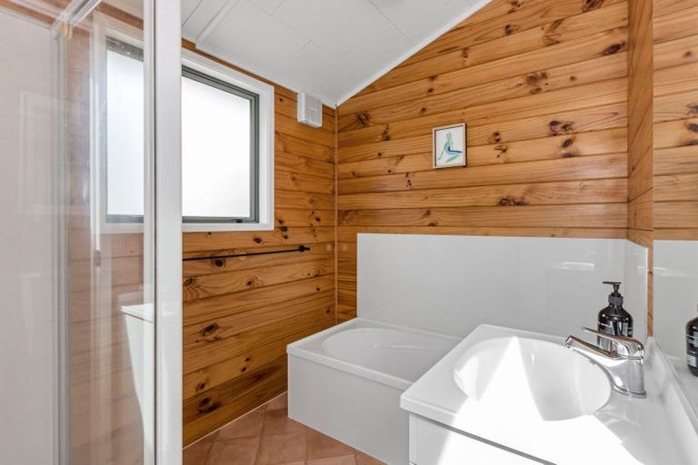 Photo of property in 8a Nimon Street, Havelock North, 4130