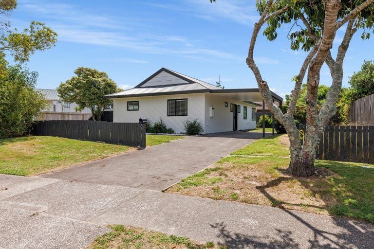Photo of property in 8 Hayley Grove, Papamoa Beach, Papamoa, 3118