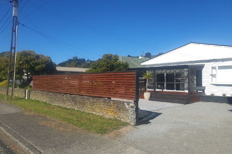 Photo of property in 14 Golf Road, Manor Park, Lower Hutt, 5019