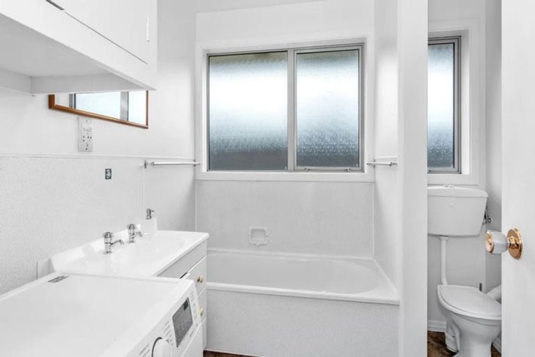 Photo of property in 2/5 Clyde Road, Upper Riccarton, Christchurch, 8041