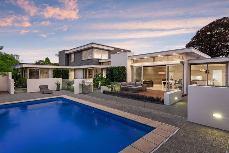 Photo of property in 25 Garreg Road, Fendalton, Christchurch, 8052