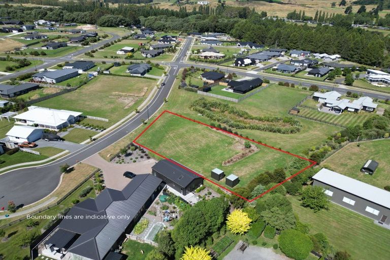 Photo of property in 5 Pukatea Lane, Kinloch, Taupo, 3377